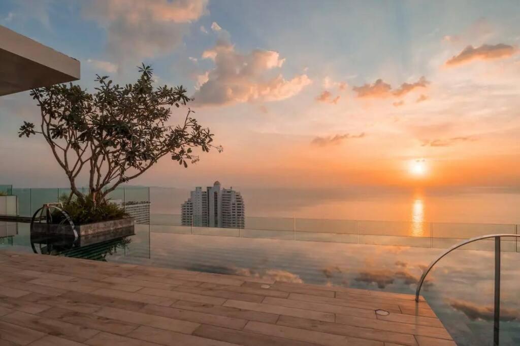 The Riviera Jomtien Apartment Exterior foto
